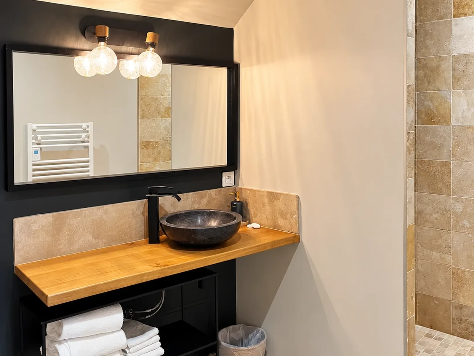 L’Appartement — la salle de bain
